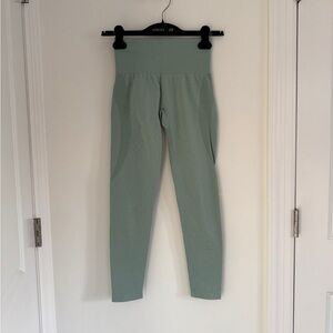 NVGTN Contour Leggings Sage Green S